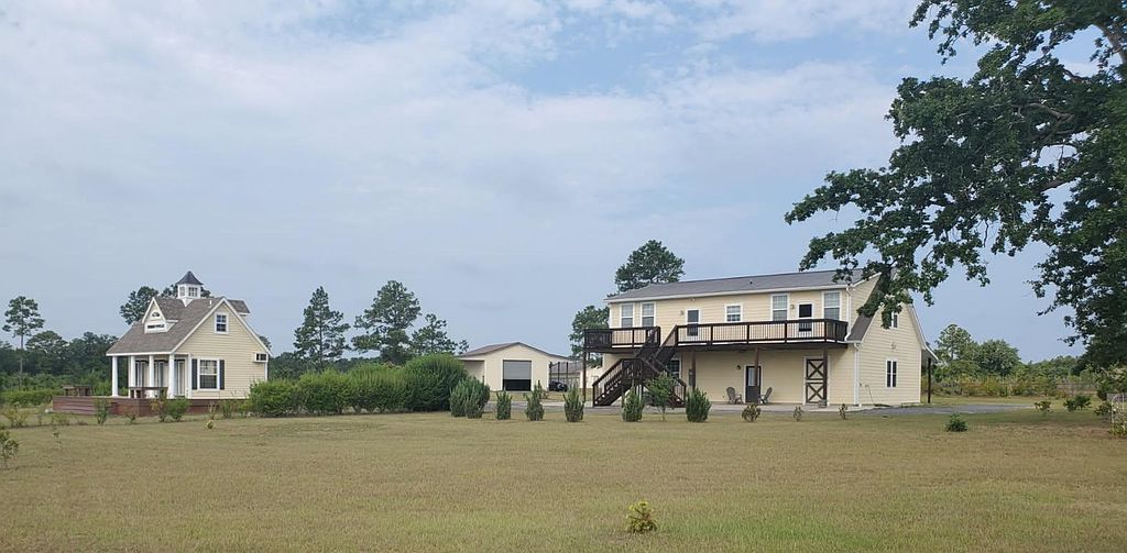 585 Clearwater Lake Rd - Property Image