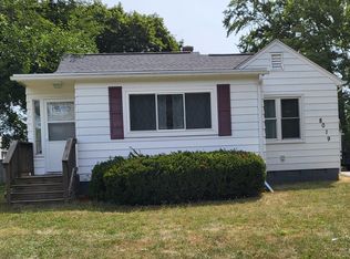 8019 Lake Wood Dr, Portage, MI 49002