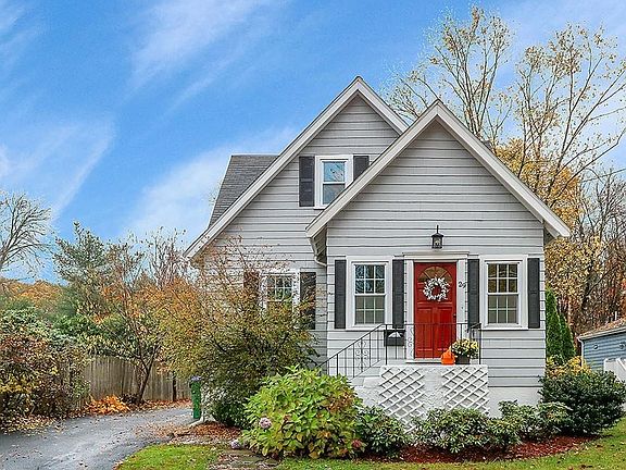 4th image of 29 Deerfield Ave