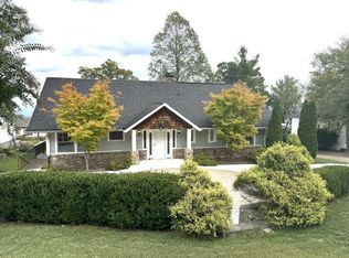 601 E Brow Rd, Lookout Mountain, TN 37350