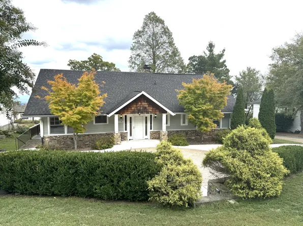 601 E Brow Rd, Lookout Mountain, TN 37350