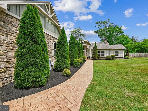 3rd image of 1438 Brewer Neck Rd
