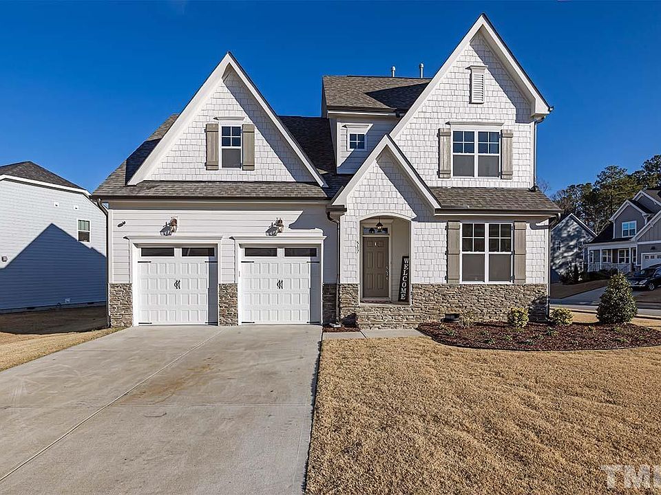 1st image of 517 Barrington Hall Dr