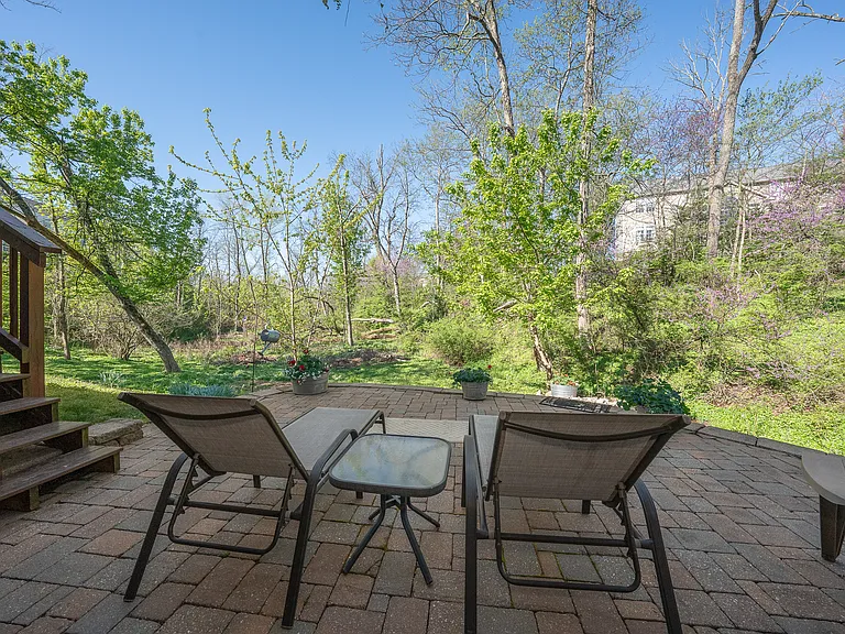 903 Maplewood Dr — Photo 83