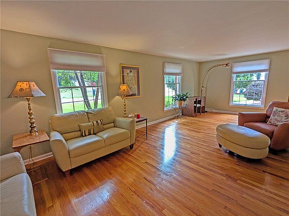 5th image of 1420 Highview Dr