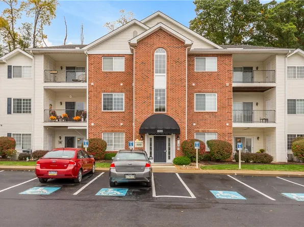 800 Hidden Ridge Ct APT 103, South Park, PA 15129