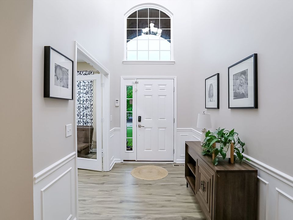 7827 Hedgehop Dr, Zionsville, IN 46077 | MLS #22089194 | Zillow