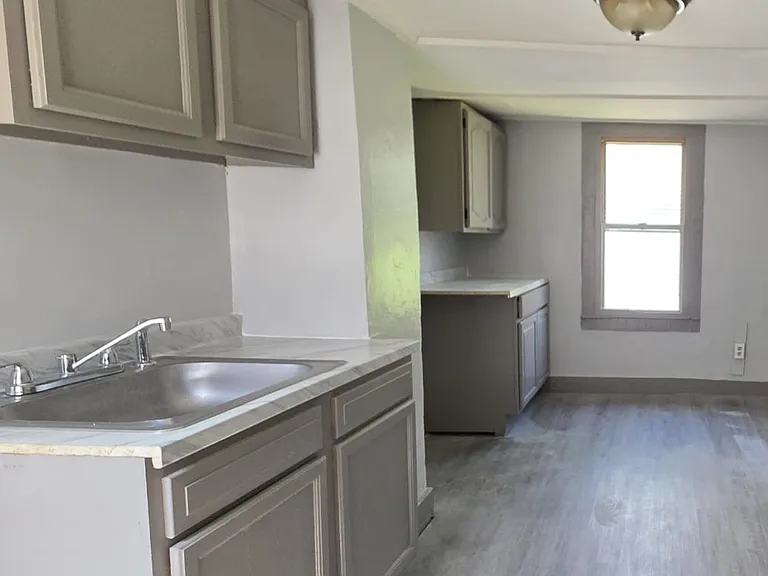 28 2nd Ave #2F — Photo 3