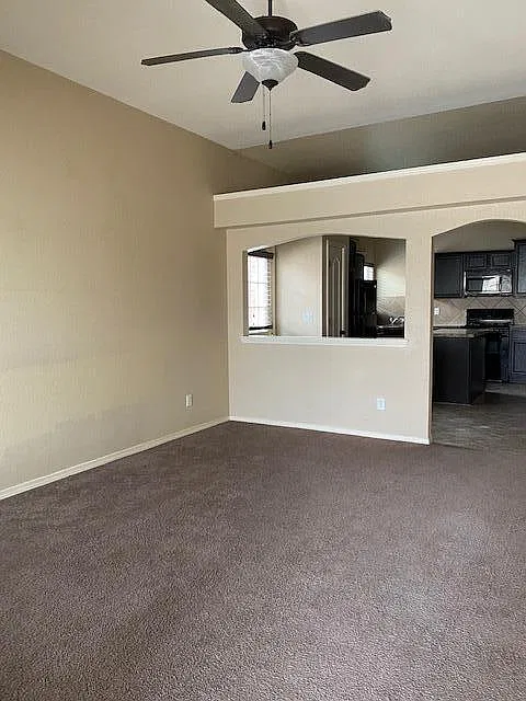 4 bed, 2.0 bath, 1431 sqft, $1,800 — Photo 4