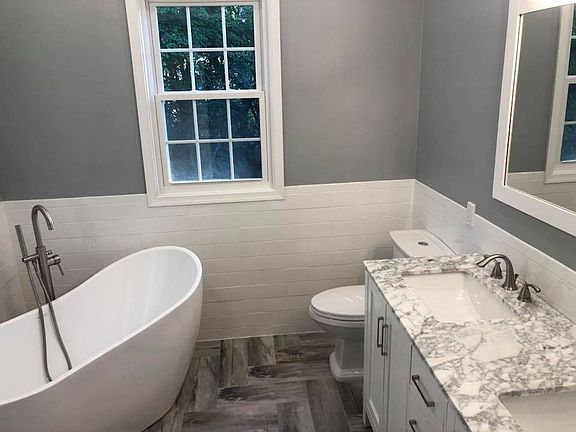 3rd image of 548 Arlington Ave