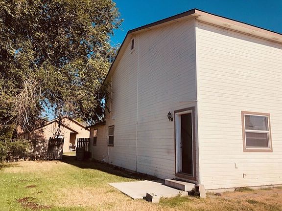 3rd image of 160 SW Quaker Dr