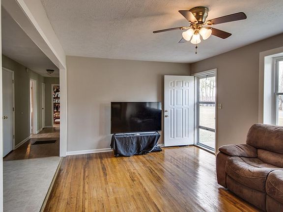 4th image of 119 Highland Dr