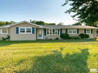 2217 8th St, Silvis, IL 61282