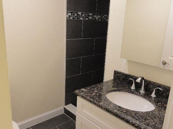 5th image of 235 Norfolk St #4A