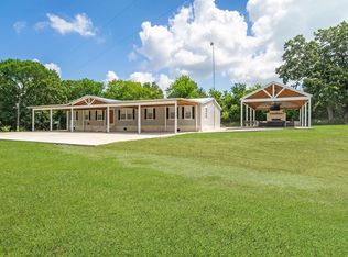 555 Wilder Crest Ln, Brenham, TX 77833