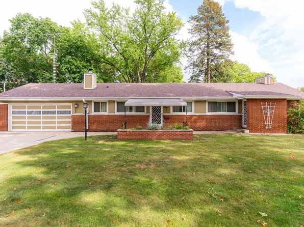 1543 W Downer Pl, Aurora, IL 60506