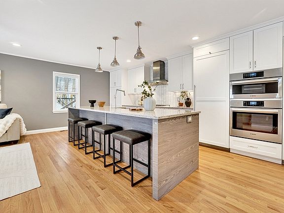 5th image of 447 Waban Ave