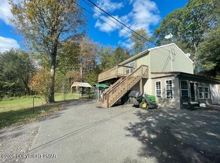 1138 Little Billy Ln, Tobyhanna, PA 18466
