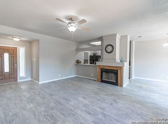 5th image of 10318 Cedarbend Dr