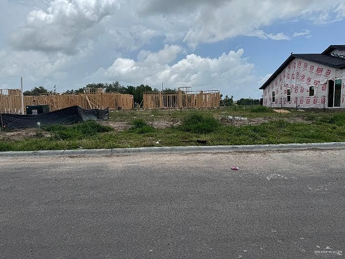 1st image of 51 Trinity St
