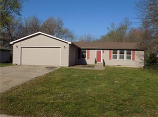 518 S Pine St, Ottawa, KS 66067