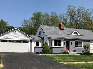 6097 Eckhardt Rd, Lake View, NY 14085