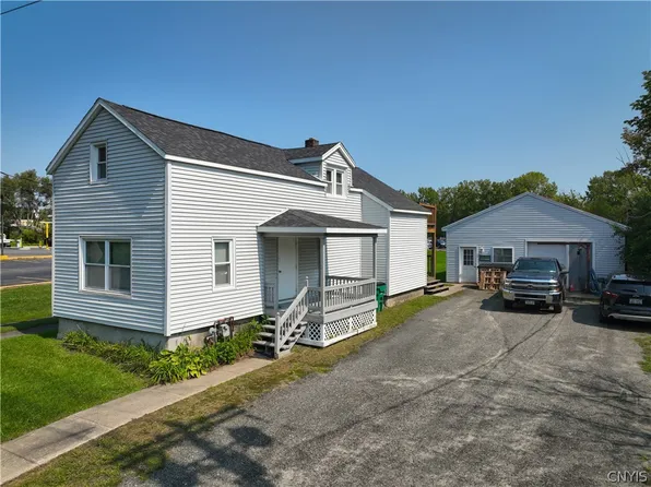 24 Fisher Ave, Johnstown, NY 12095