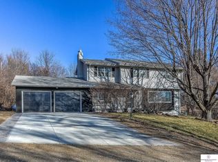 13906 Patrick Ave, Omaha, NE 68164