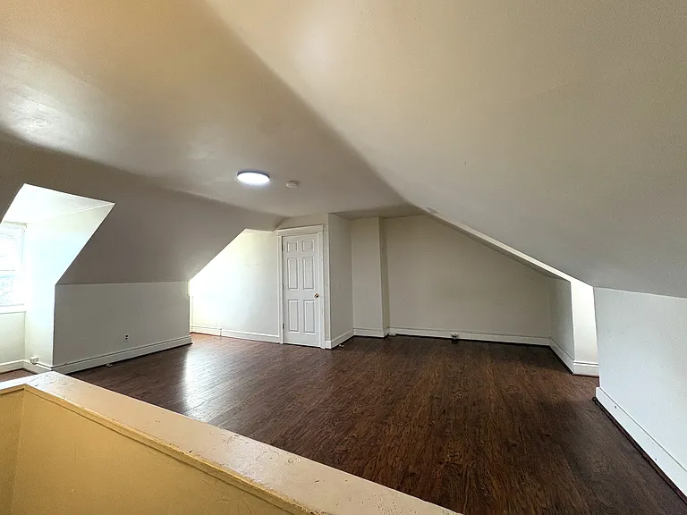 48 E Princess St #2 — Photo 25