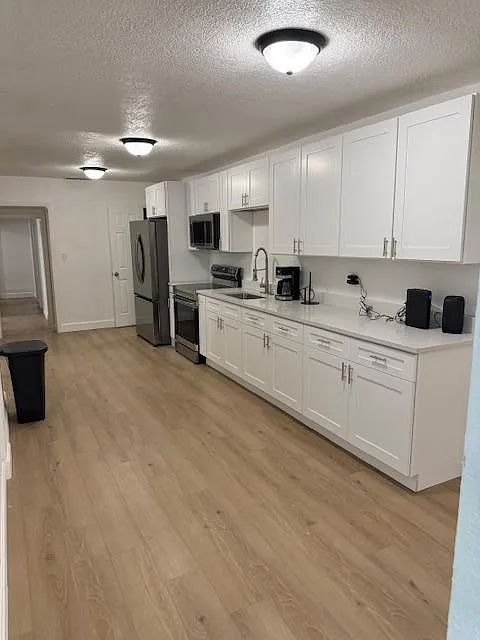 4 bed, 4.0 bath, 2508 sqft, $1,044 — Photo 2