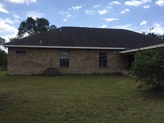 3rd image of 3400 Gumwood Ave