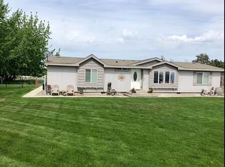 219806 E Game Farm Rd, Kennewick, WA 99337