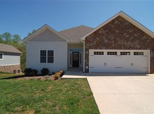 1111 Barrow Hills Dr, Huddleston, VA 24104
