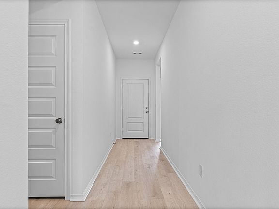 4th image of 4101 Red Maple Ln