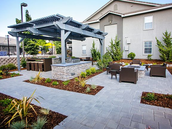 Sparks, NV High Rock 5300 apartments courtyard fire pit