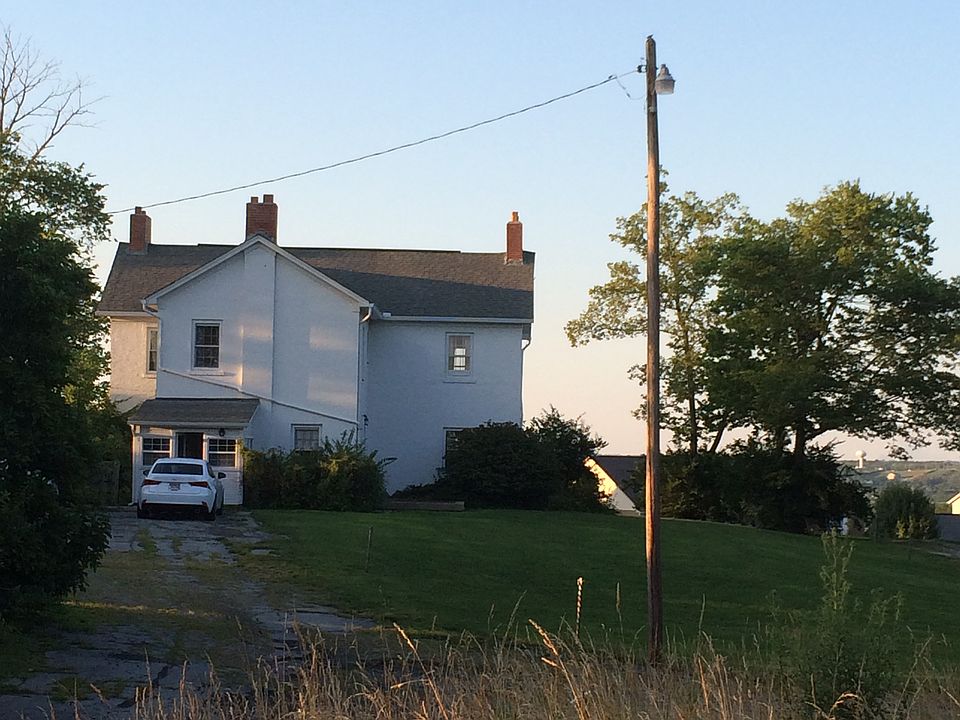 2nd image of 1575 Alberta Dr