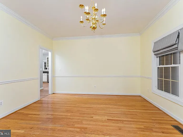Crystal Ct — Photo 3