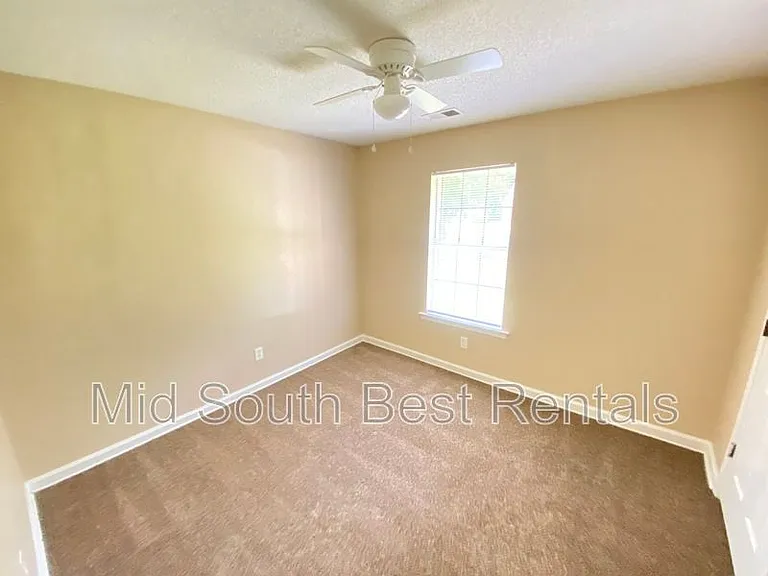 5104 Bowdoin Dr — Photo 4