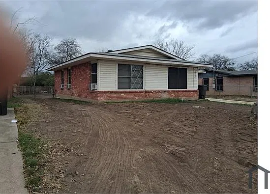 3 bed, 920 sqft, $1,500 — Photo 2