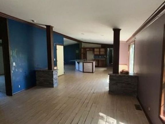 5th image of 668 Mays Rd