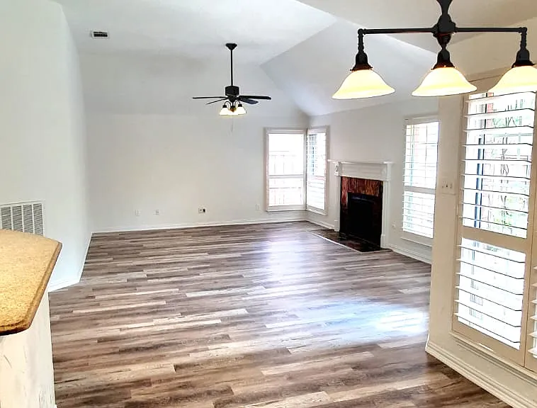 9720 Windy Hollow Dr — Photo 3