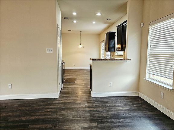 5th image of 1216 Artesia Dr