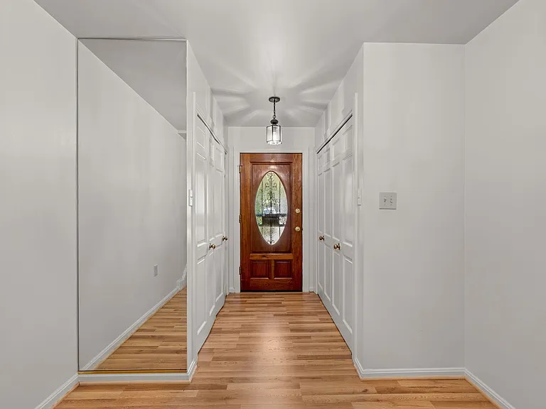 605 H St SW — Photo 5