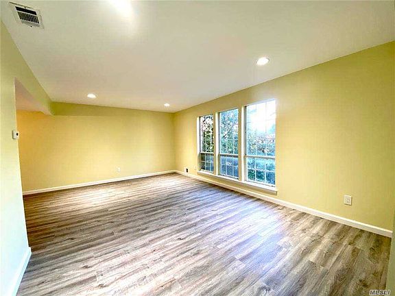2nd image of 107 Aspen Dr E