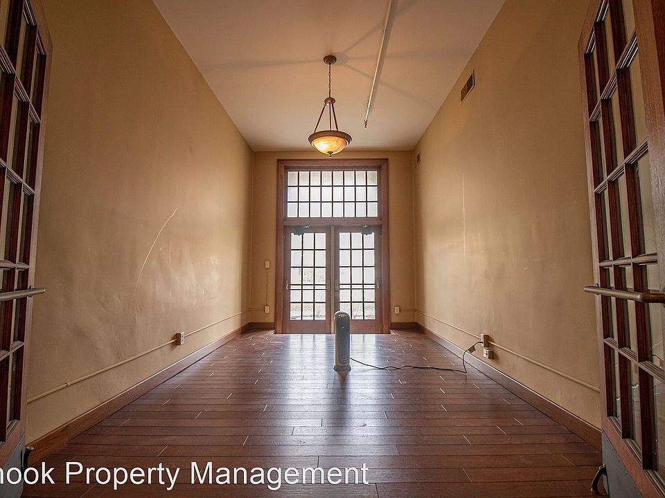 1st image of 519 Owen St Unit 2
