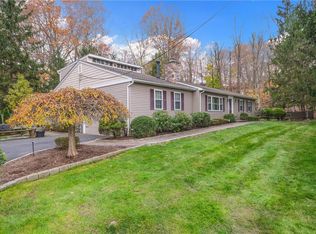 3 Valley Ct, Mahopac, NY 10541