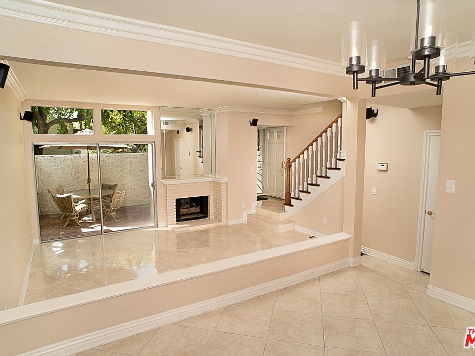 1st image of 11762 Moorpark St Unit F