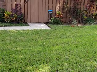 2543 Camelot Ct, Cooper City, FL 33026