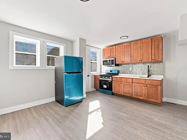 5840 Crittenden St — Photo 5