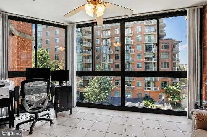 1001 N Randolph St #405 — Photo 4